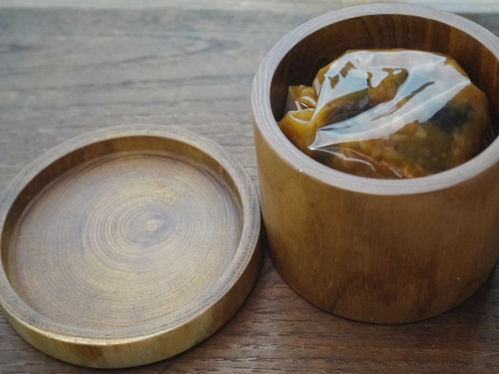 槐(えんじゅ)器入りミニ御櫃蓋付 山形もろみなす(210g)