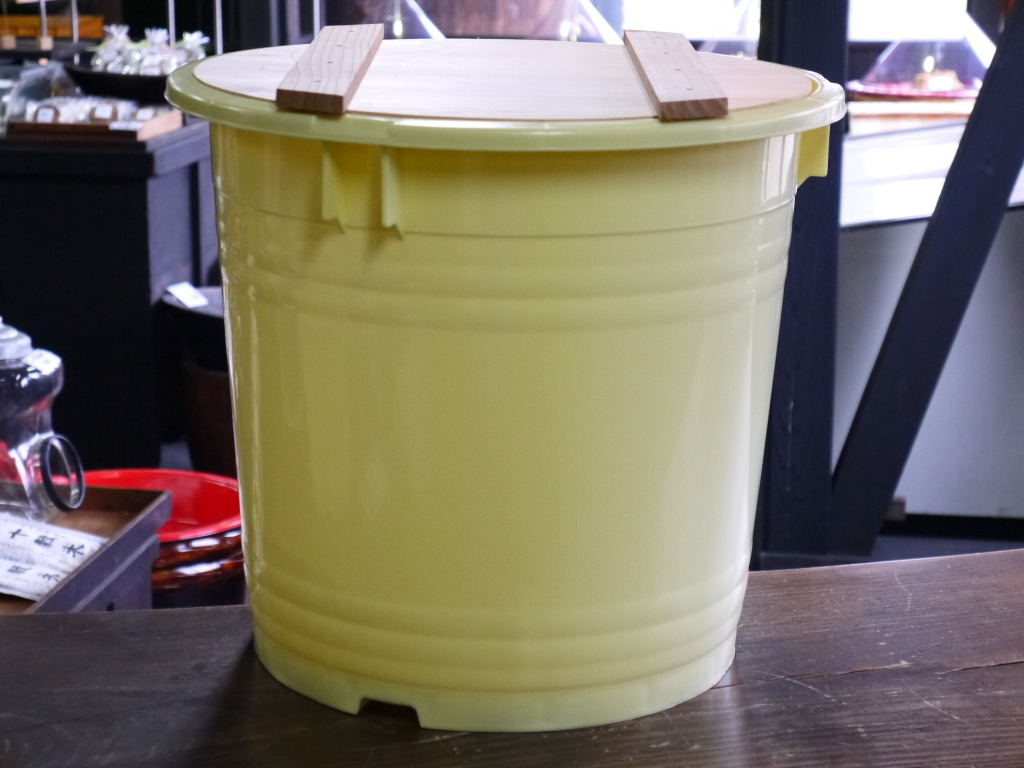 味噌用ポリ樽（40kg用）
