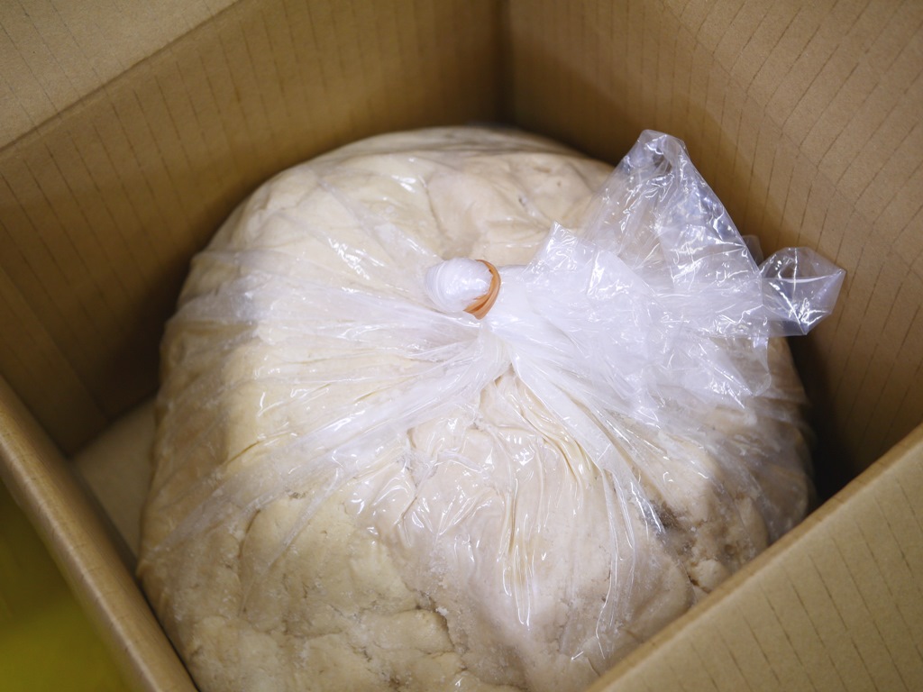 【訳あり】やわらか大吟醸酒粕(10kg箱)【送料無料】【2個まで同梱可能】