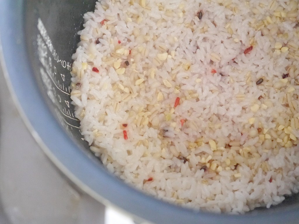 紅麹入り 20穀米健康ご飯