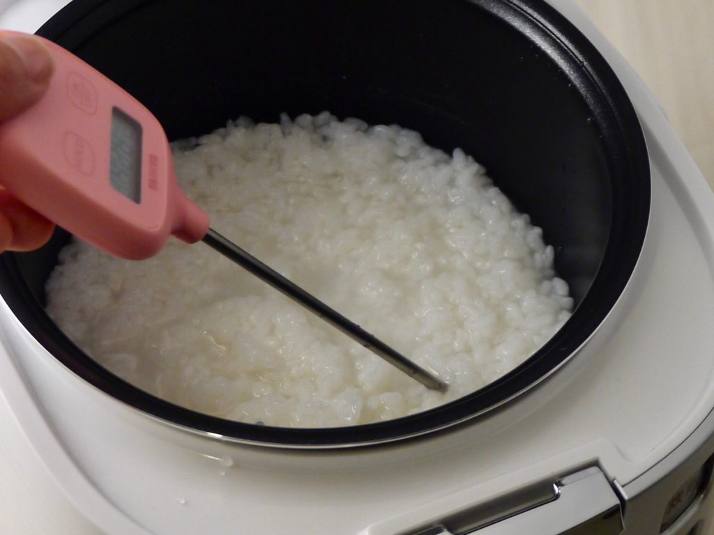 おたまやの炊飯器で乾燥玄米麹甘酒作り