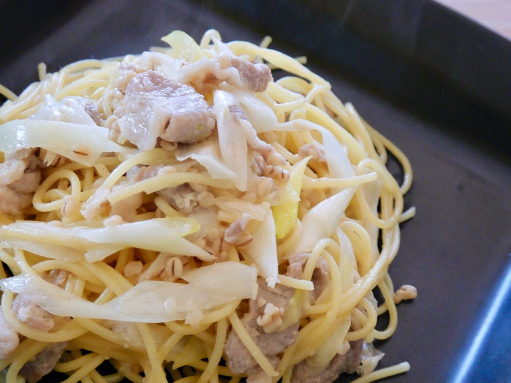 塩麹漬け豚肉でがっつりスタミナパスタ！