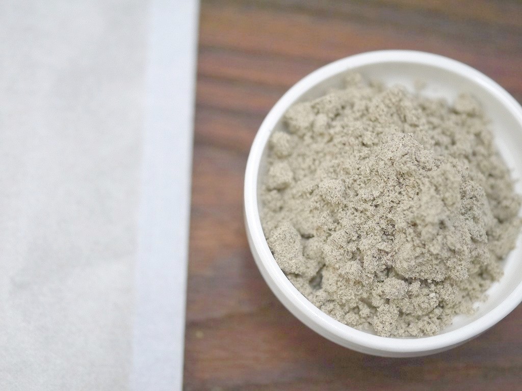 国産えごまパウダー (100g)