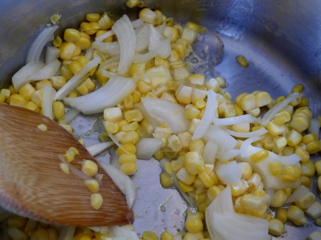 玉ねぎ麹の冷製コーンポタージュ