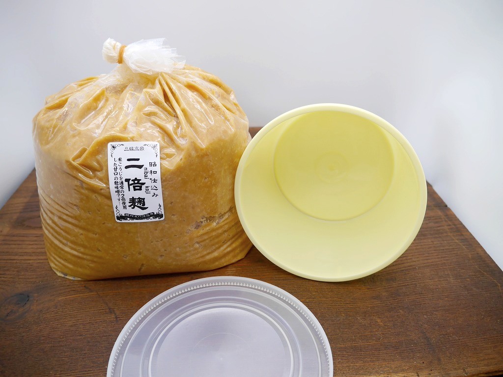 2倍麹味噌（4kg）小分け1kgポリ樽付き