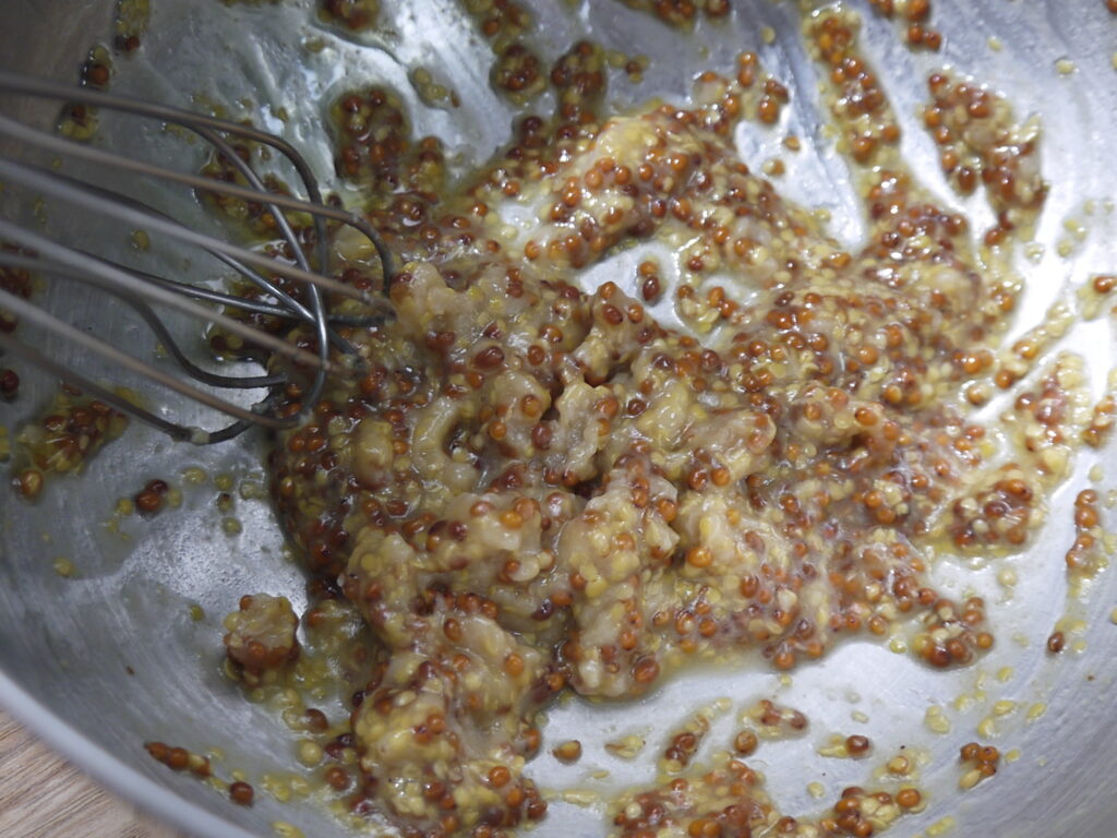 さつまいもとゆで卵の味噌マスタード和え