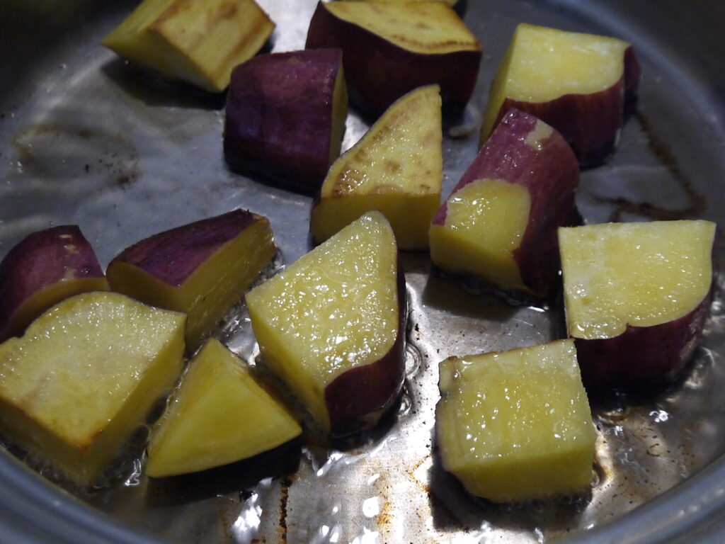 さつまいもとゆで卵の味噌マスタード和え